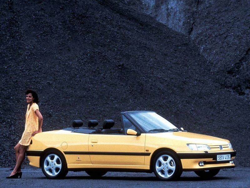 Peugeot 306, Кабриолет — вид спереди справа