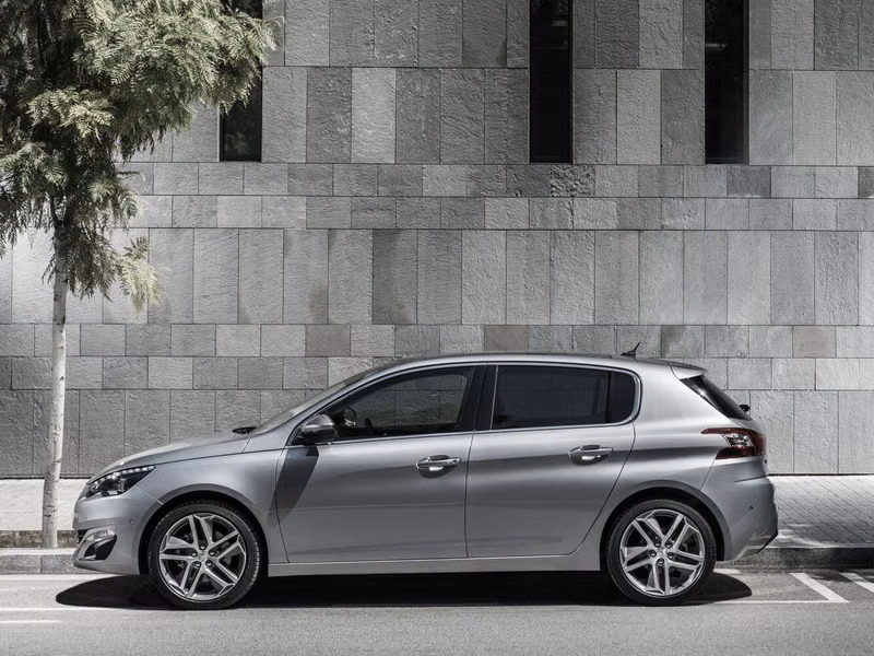 Peugeot 308 II, Хэтчбек 5 дв. — вид слева