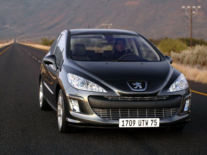 Peugeot 308 I, Хэтчбек 3 дв. — вид спереди справа