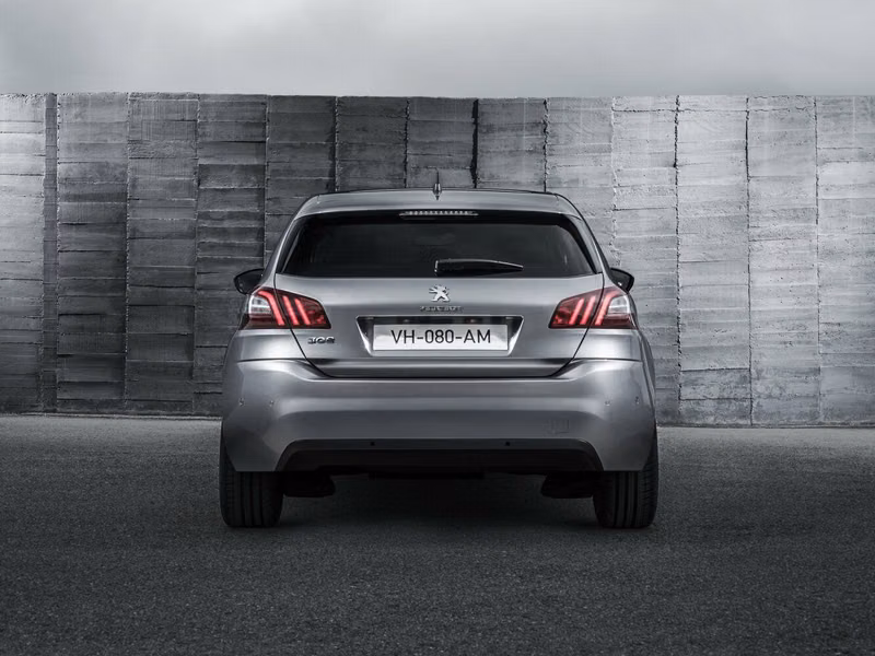 Peugeot 308 II, Хэтчбек 5 дв. — вид сзади
