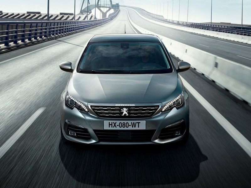 Peugeot 308 II Рестайлинг, Хэтчбек 5 дв. — вид спереди