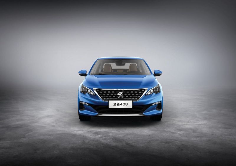 Peugeot 408 II Рестайлинг, Седан — вид спереди