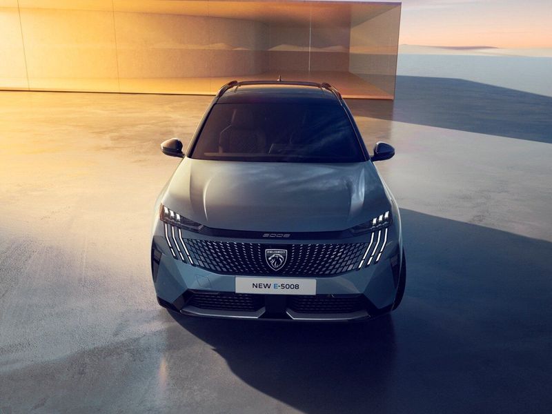 Peugeot 5008 III, Внедорожник 5 дв. — вид спереди