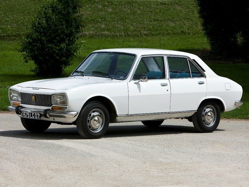 Peugeot 504، سيدان — منظر أمامي أيمن