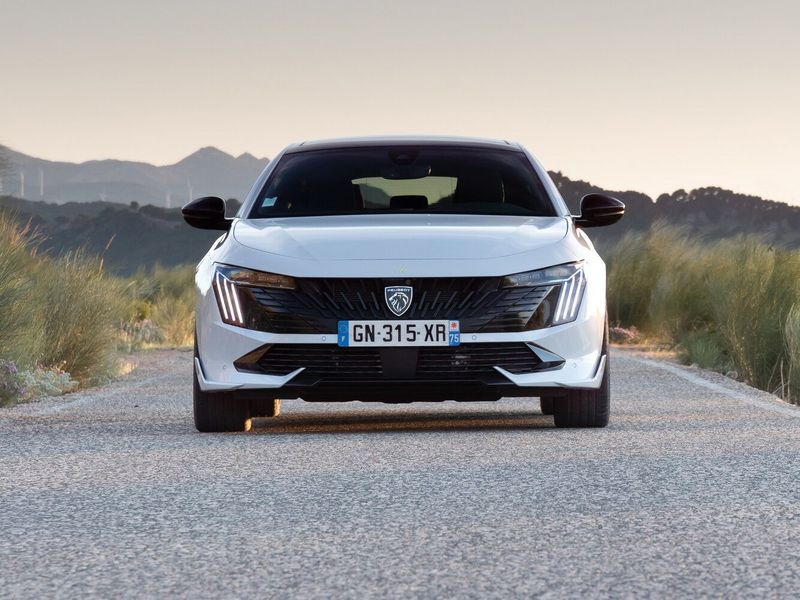 Peugeot 508 II Рестайлинг, Лифтбэк — вид спереди