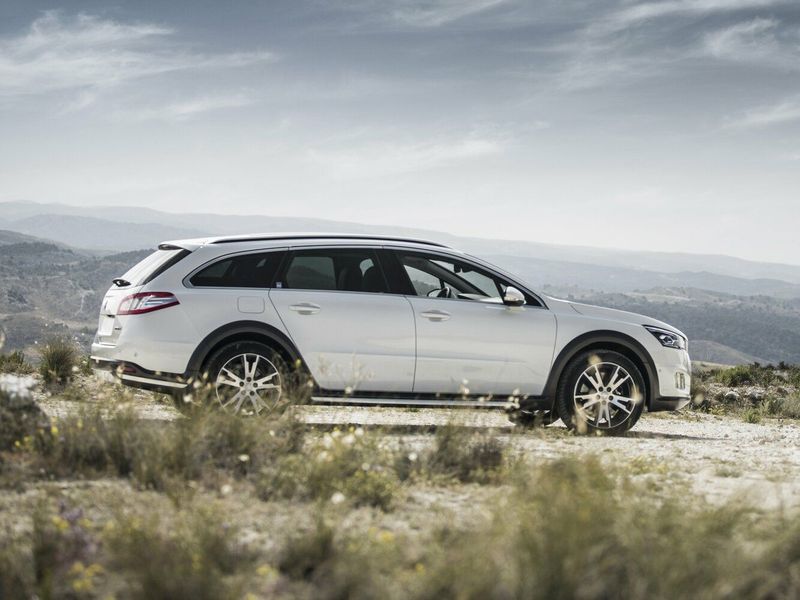 Peugeot 508 I Рестайлинг, Универсал 5 дв. RXH — вид слева