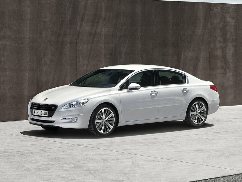 Peugeot 508 I، سيدان — منظر أمامي أيمن