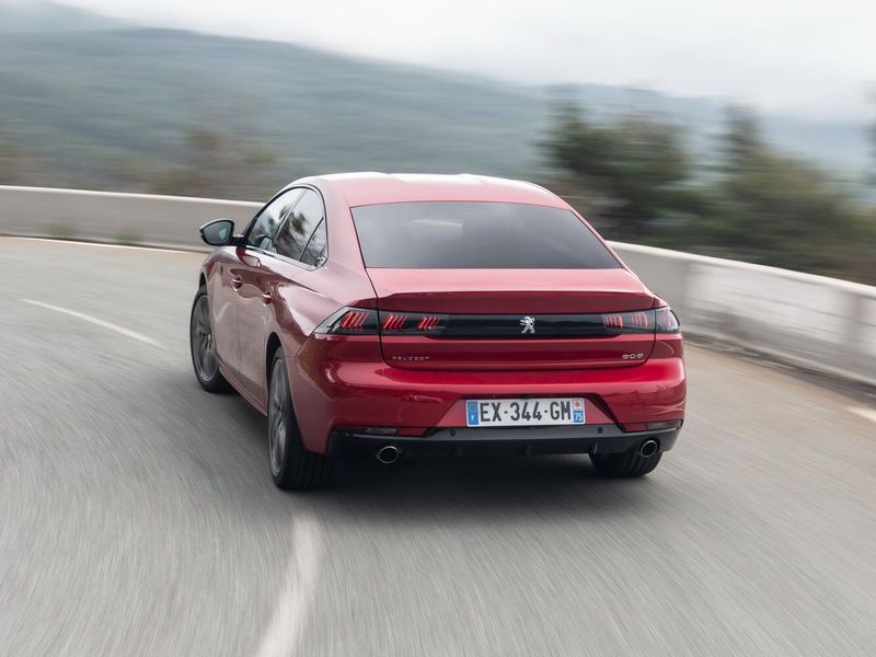 Peugeot 508 II, Лифтбэк — вид сзади слева