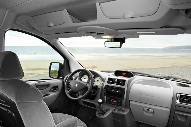 Peugeot Expert II Рестайлинг, Минивэн Long — место водителя