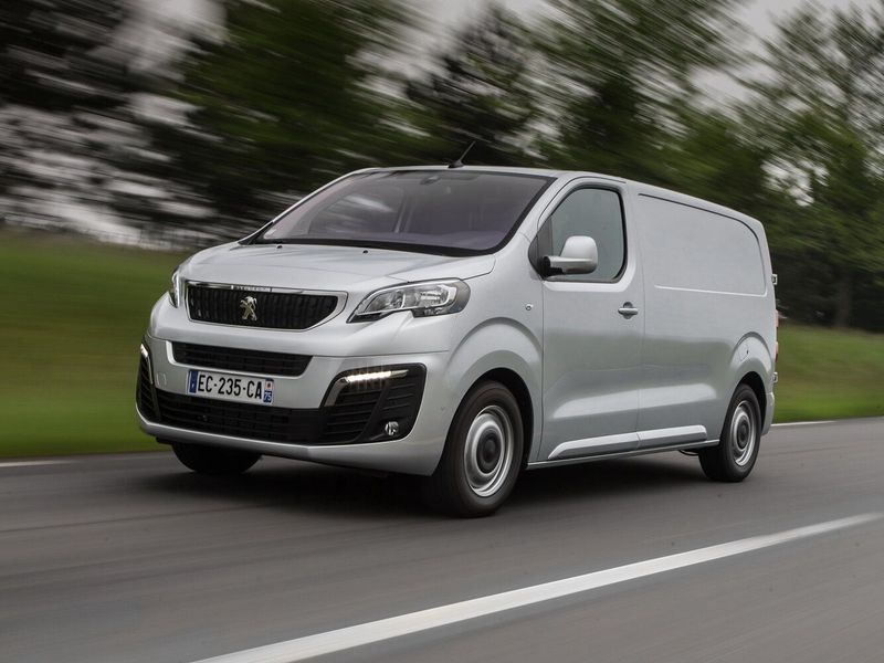 Peugeot Expert III, Фургон — вид спереди справа
