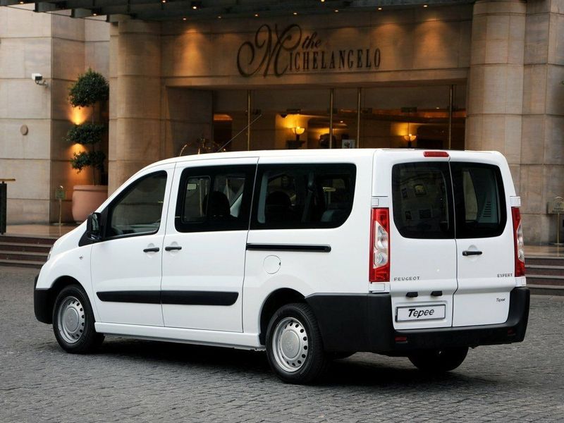 Peugeot Expert II, Минивэн — вид сзади слева