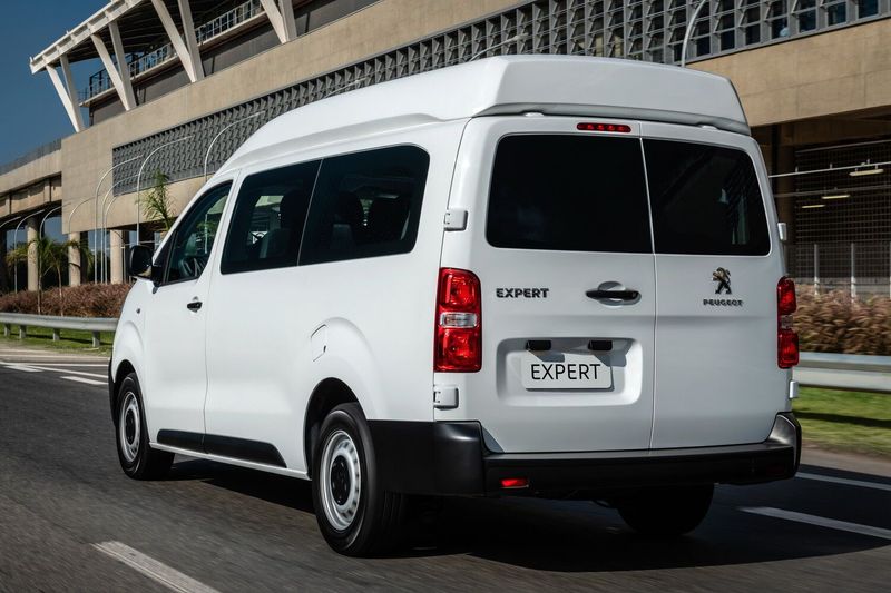 Peugeot Expert III, Минивэн — вид сзади справа