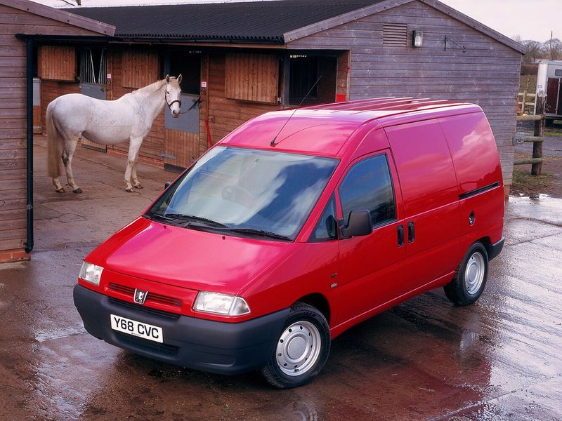 Peugeot Expert I, Фургон — вид спереди слева