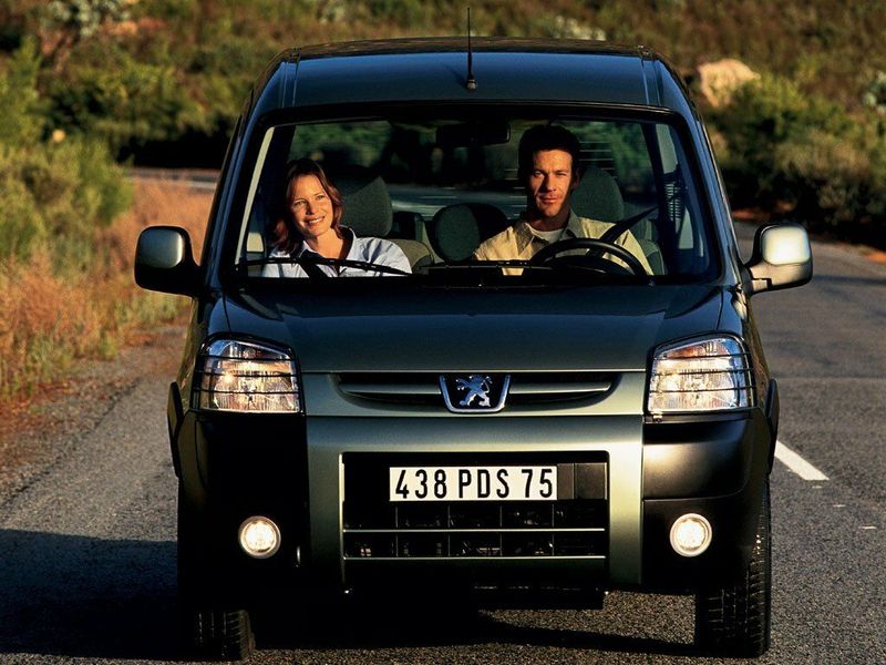 Peugeot Partner أنا فيس ليفت، فان مدمج — منظر أمامي