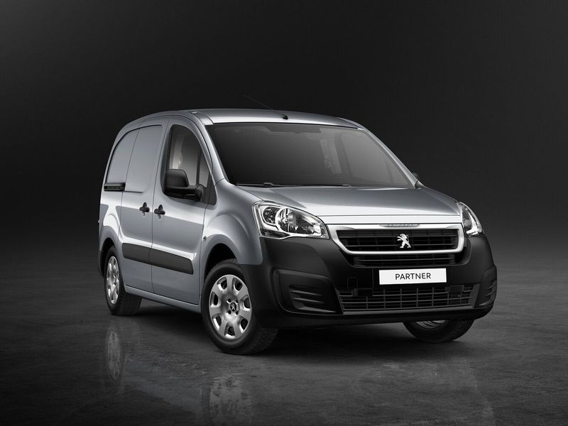 Peugeot Partner فيس ليفت الثاني 2، فان — منظر أمامي أيمن