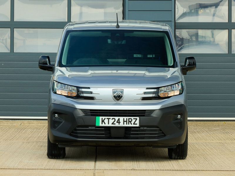 Peugeot Partner III Рестайлинг, Фургон L1 — вид спереди