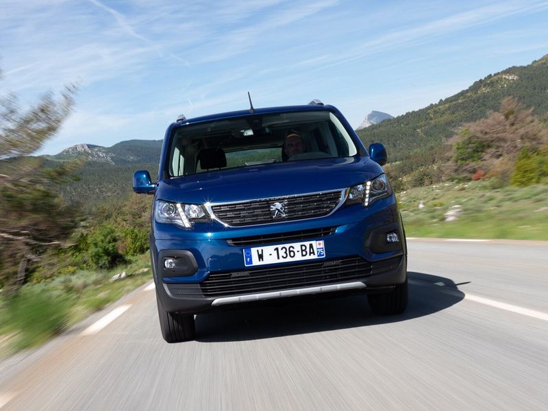 Peugeot Rifter I، فان مدمج Long — منظر أمامي