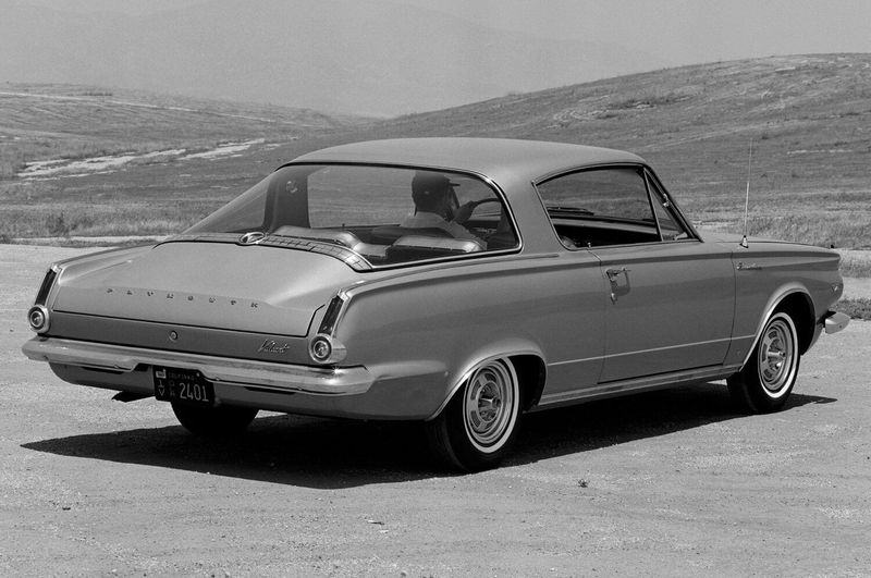 Plymouth Barracuda، كوبيه — منظر خلفي أيمن