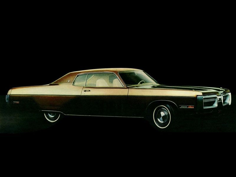 Plymouth Fury V, Купе-Хардтоп — вид спереди справа