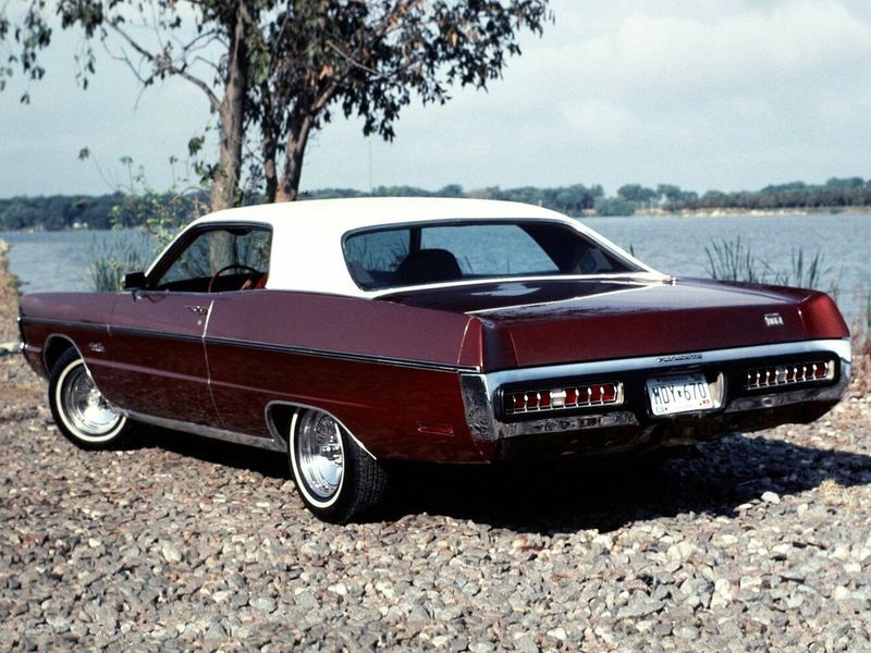 Plymouth Fury V, Купе-Хардтоп — вид сзади слева