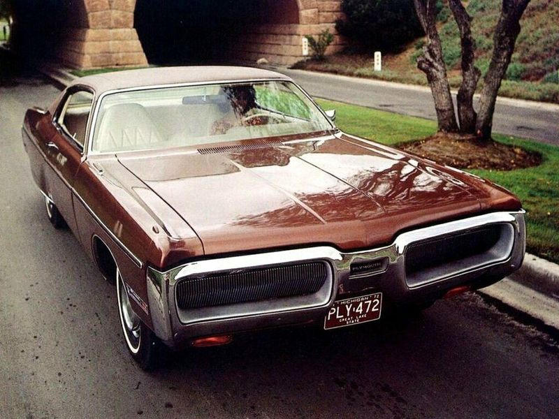 Plymouth Fury V, Купе-Хардтоп — вид спереди справа