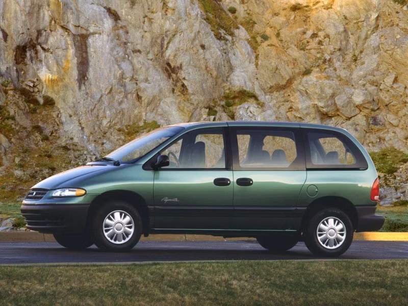 Plymouth Voyager ثالثاً، ميني فان — منظر من الجانب الأيسر