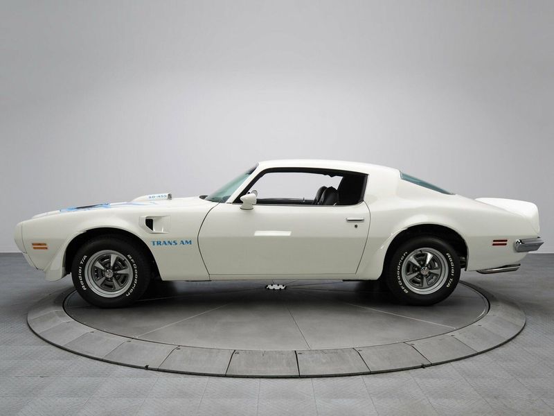 Pontiac Firebird ثانياً، كوبيه — منظر من الجانب الأيسر
