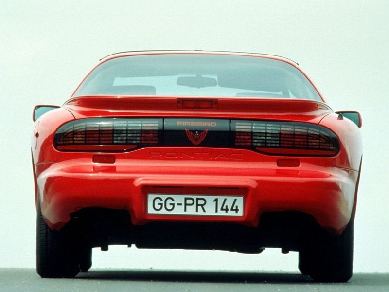 Pontiac Firebird رابعاً، كوبيه — منظر خلفي