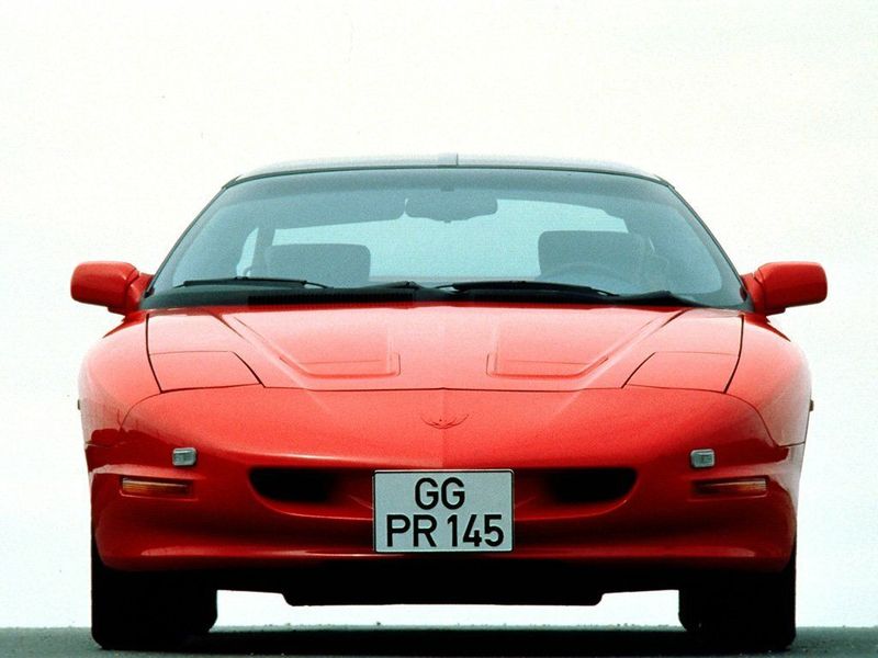 Pontiac Firebird رابعاً، كوبيه — منظر أمامي