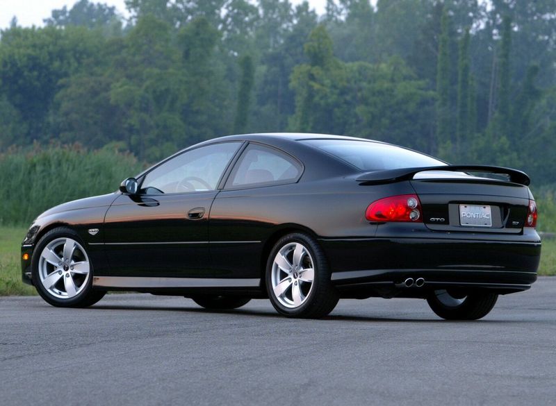 Pontiac GTO رابعاً، كوبيه — منظر خلفي أيسر
