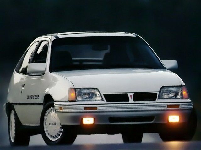 Pontiac LeMans سادساً، هاتشباك 3 أبواب — منظر أمامي أيسر