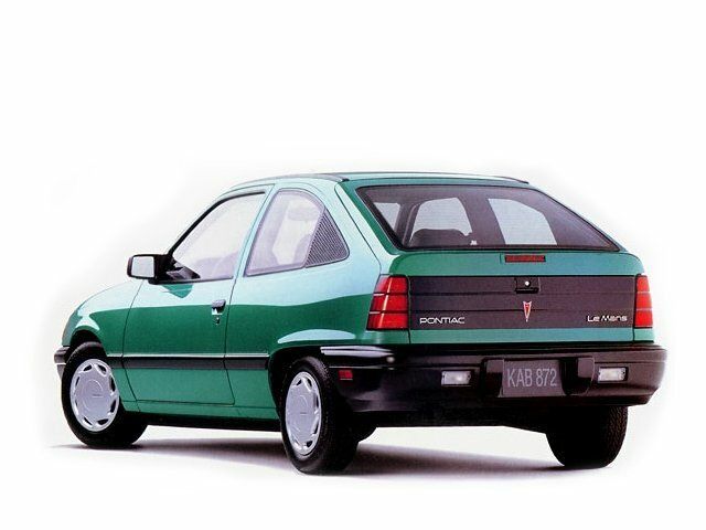 Pontiac LeMans فيس ليفت السادس، هاتشباك 3 أبواب — منظر خلفي أيسر