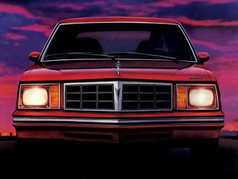 Pontiac Phoenix ثانياً، هاتشباك 5 أبواب — منظر أمامي