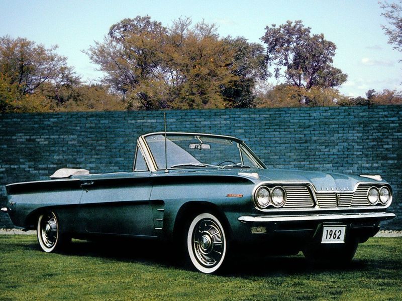 Pontiac Tempest I، قابلة للتحويل — منظر أمامي أيمن