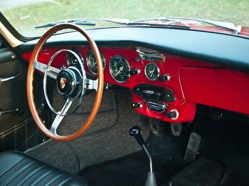 Porsche 356 رابعاً (ج)، كوبيه — لوحة القيادة