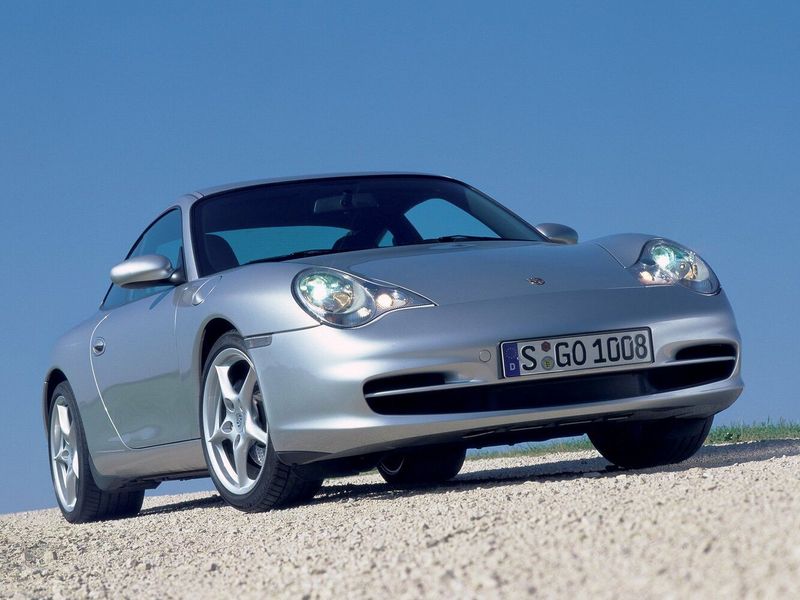 Porsche 911 عملية فيس ليفت V (996)، كوبيه — منظر أمامي أيمن