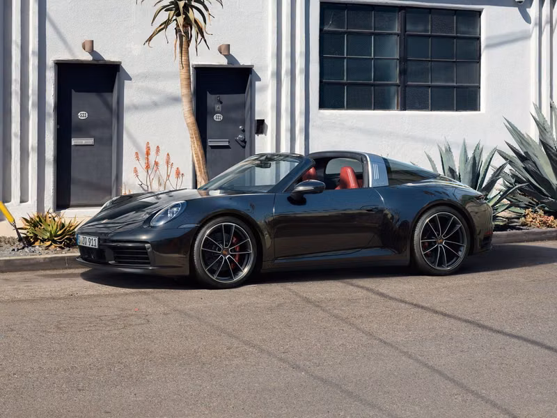 Porsche 911 VIII (992.1), Тарга Targa — вид спереди справа