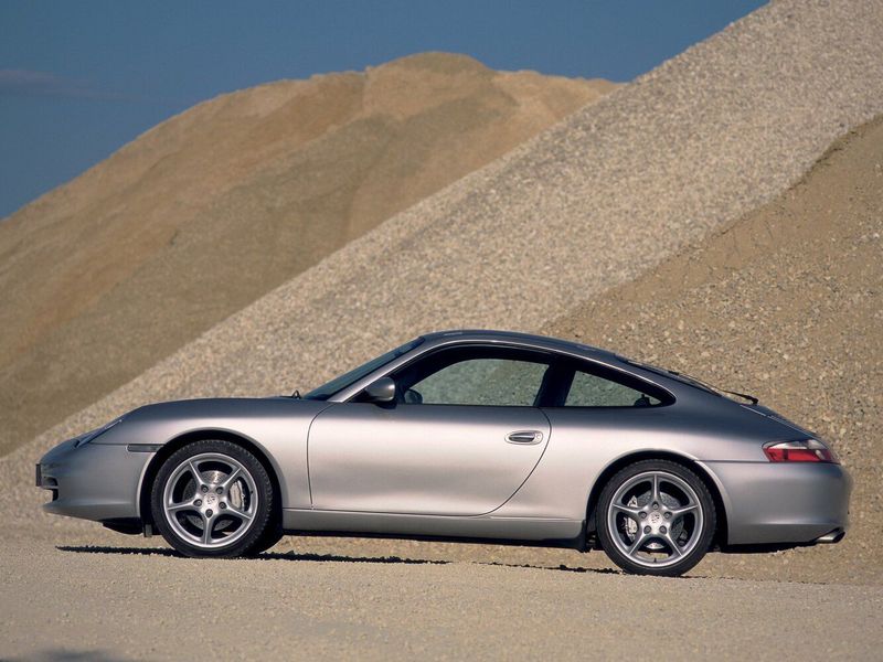 Porsche 911 عملية فيس ليفت V (996)، كوبيه — منظر من الجانب الأيسر