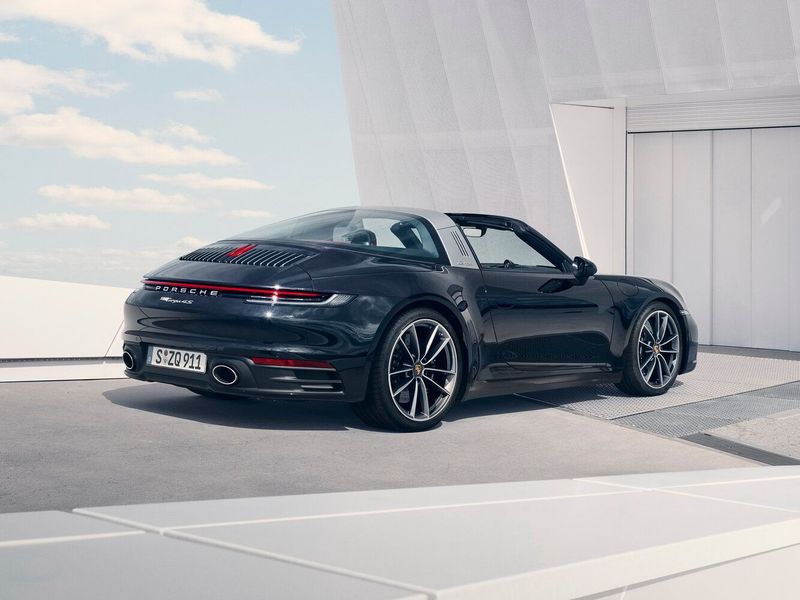 Porsche 911 VIII (992.1), Тарга Targa — вид сзади справа