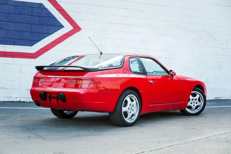 Porsche 968، كوبيه — منظر خلفي أيمن
