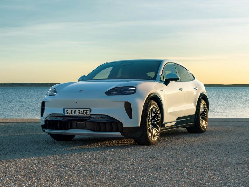 Porsche Cayenne رابعاً، دفع رباعي 5 أبواب Coupé — منظر أمامي