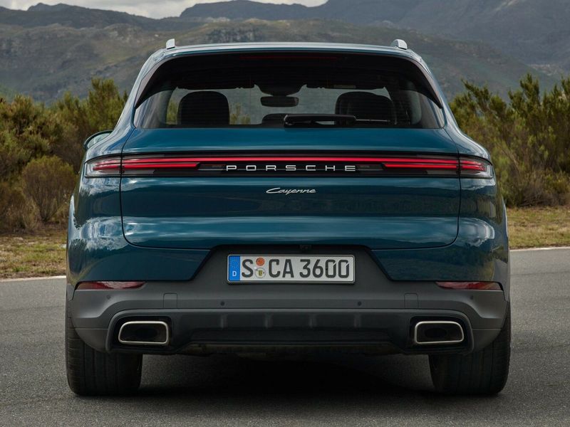 Porsche Cayenne III (E3.2) Рестайлинг, Внедорожник 5 дв. — вид сзади