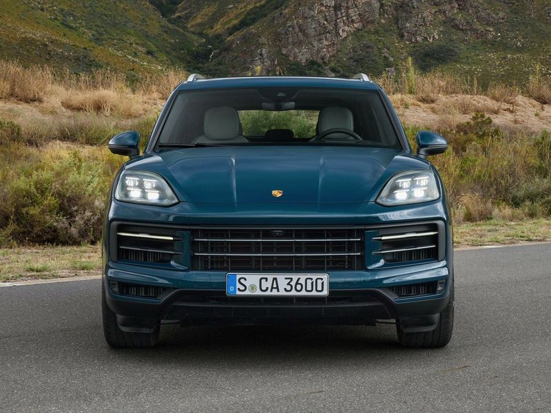 Porsche Cayenne III (E3.2) Рестайлинг, Внедорожник 5 дв. — вид спереди