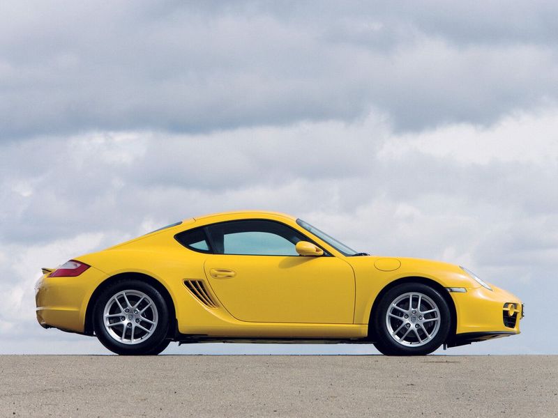 Porsche Cayman I (987), Купе — вид справа