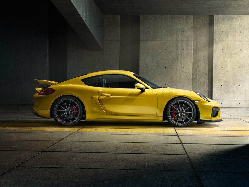 Porsche Cayman GT4 I (981)، كوبيه — منظر من الجانب الأيمن