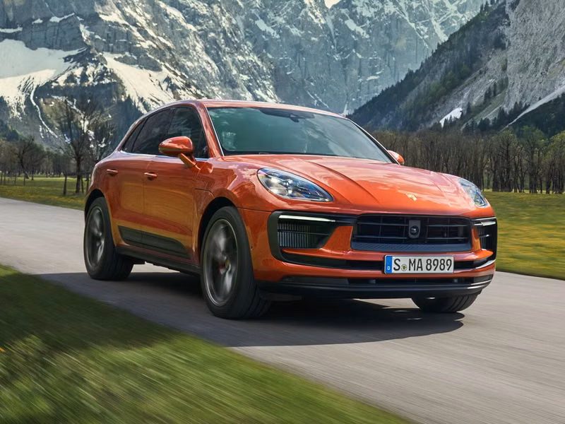 Porsche Macan أنا فيس ليفت 2، دفع رباعي 5 أبواب — منظر أمامي بزاوية ثلاثة أرباع