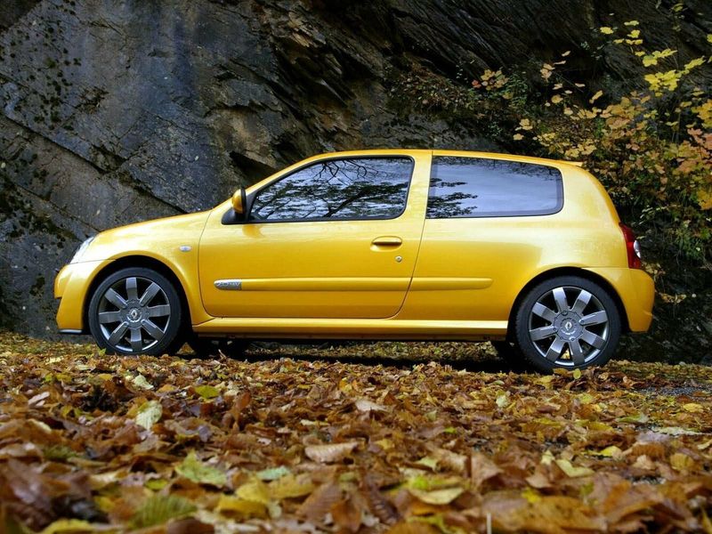 Renault Clio RS II Рестайлинг, Хэтчбек 3 дв. — вид слева