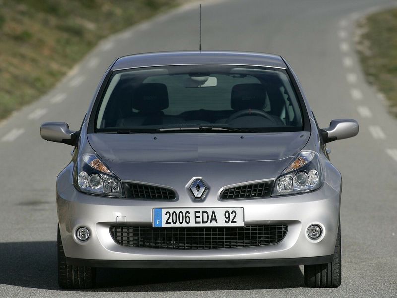 Renault Clio RS III, Хэтчбек 3 дв. — вид спереди