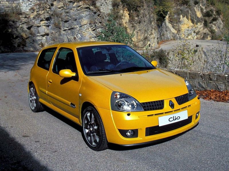 Renault Clio RS II Рестайлинг, Хэтчбек 3 дв. — вид спереди справа