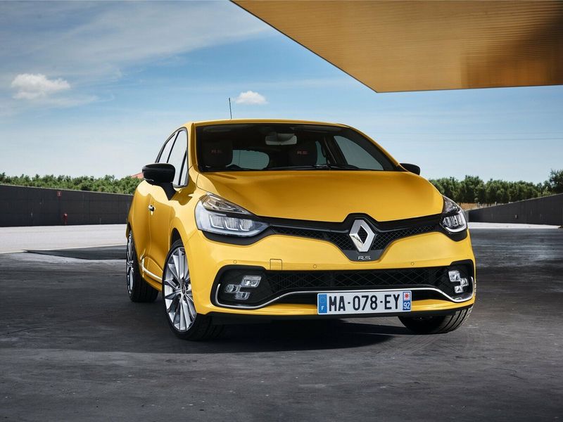 Renault Clio RS IV Рестайлинг, Хэтчбек 5 дв. — вид спереди справа